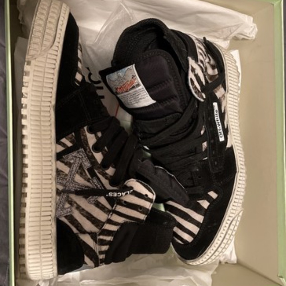 Off white - Picture 2 of 12